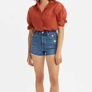 Levi’s | Ribcage Women’s Shorts in Jive Outlasted - Medium Wash