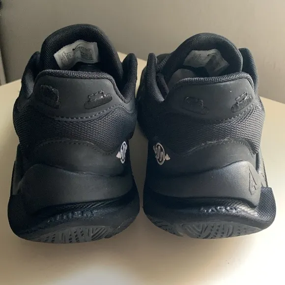 Nike Men’s Black Giannis Immorality 2 Athletic Shoes Size 7 1/2